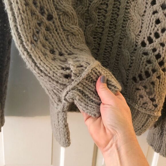 Free People Fluff Sweater *Oatmeal* Size Medium - Picture 6 of 8